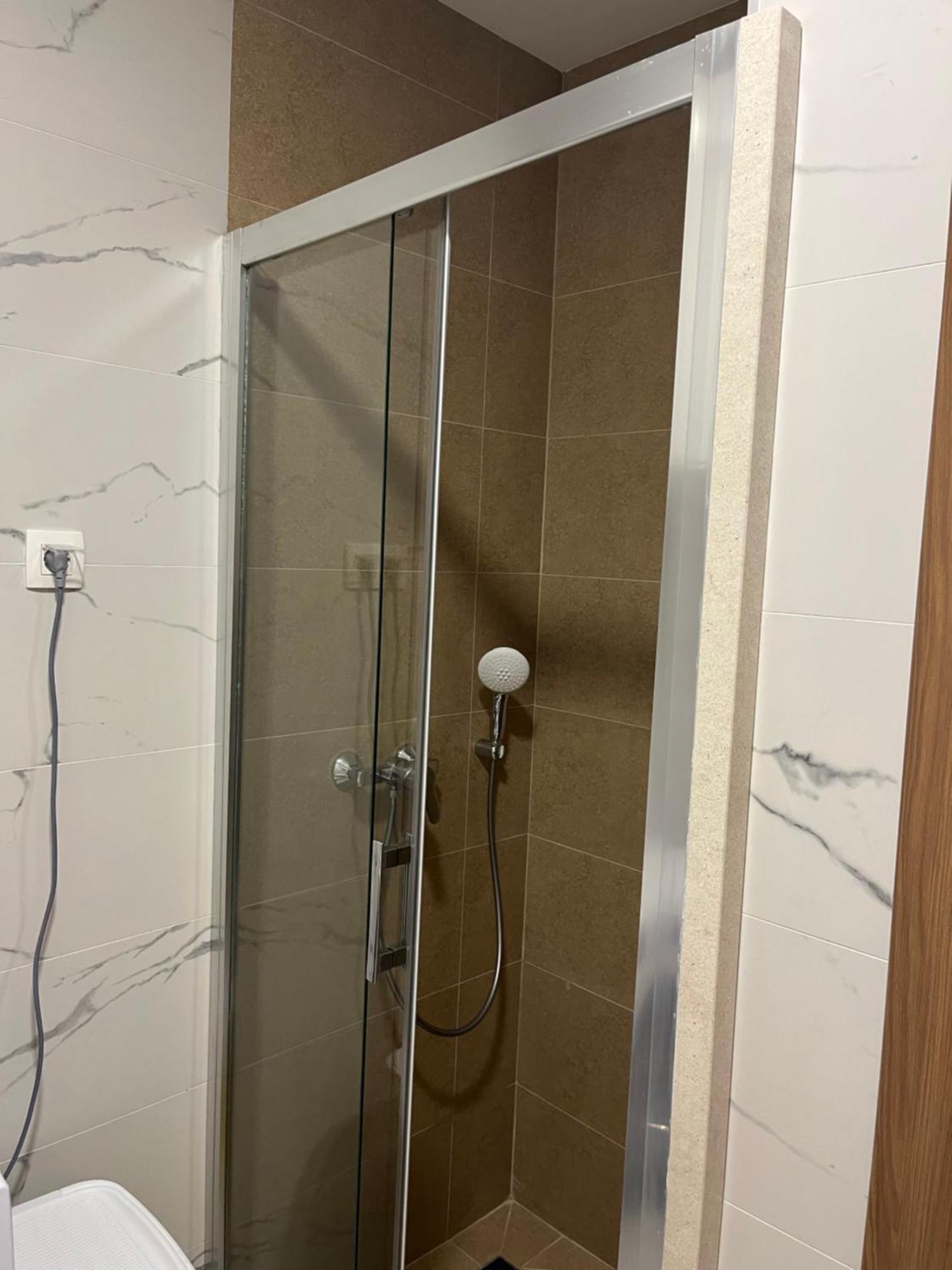 Numi - Brand-new With Private Garage Budva
