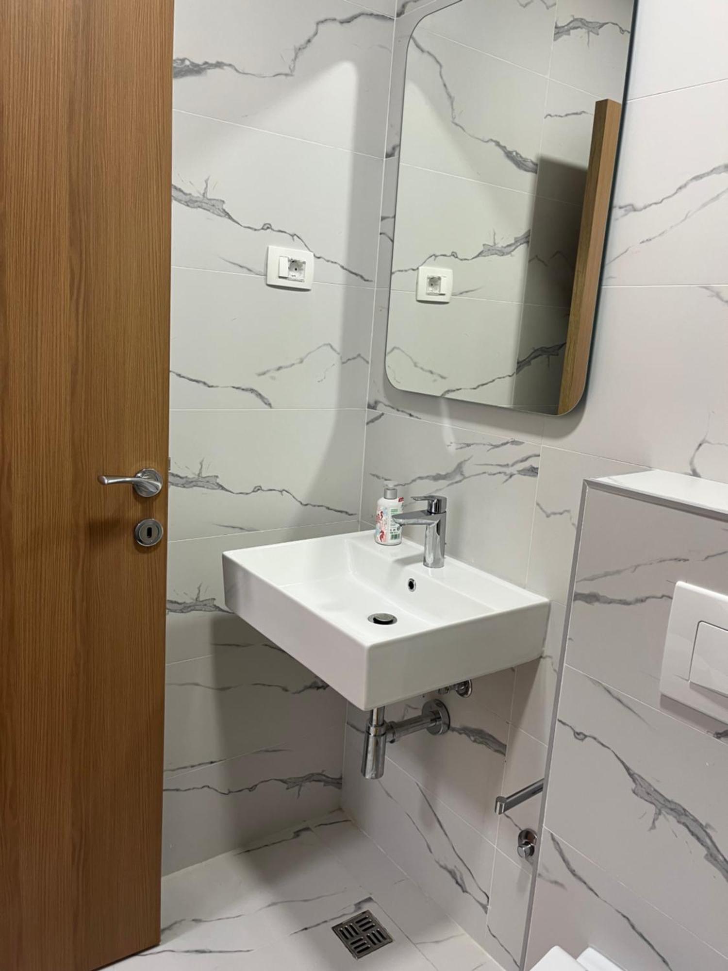 Numi - Brand-new With Private Garage Budva